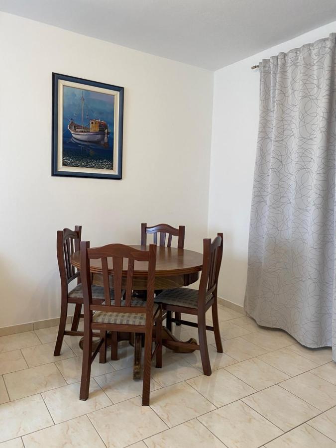 Apartments Mikecin 노비그래드달마샤 외부 사진
