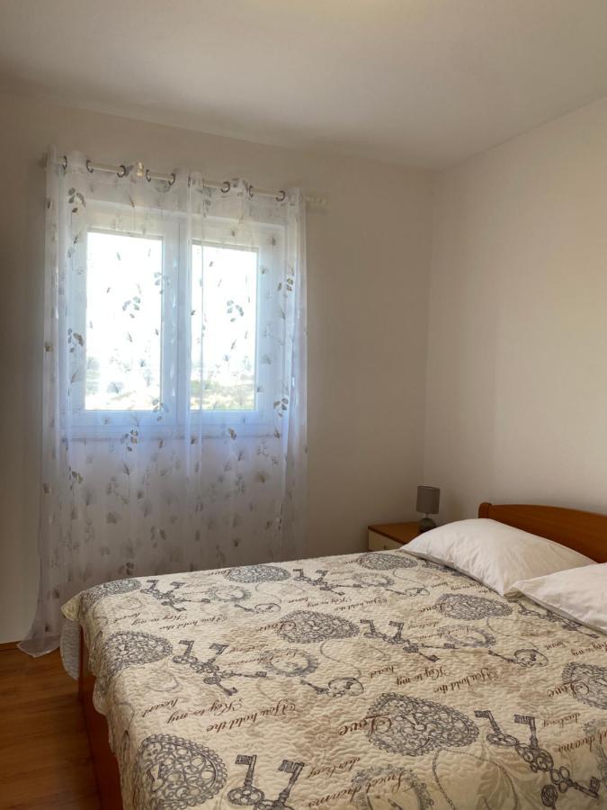 Apartments Mikecin 노비그래드달마샤 외부 사진